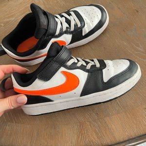 Nike kid shoes size 2Y
